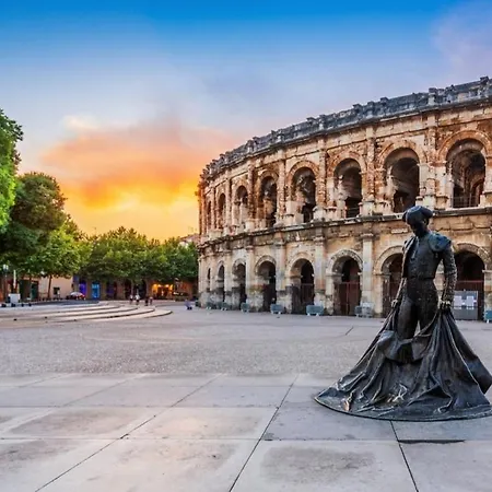 Arènes - T2 Calme Climatisé Apartamento