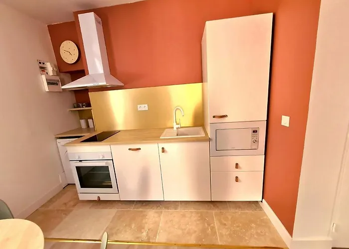 Arenes - T2 Calme Climatise *