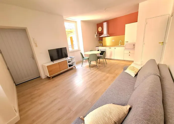 Arènes - T2 Calme Climatisé *